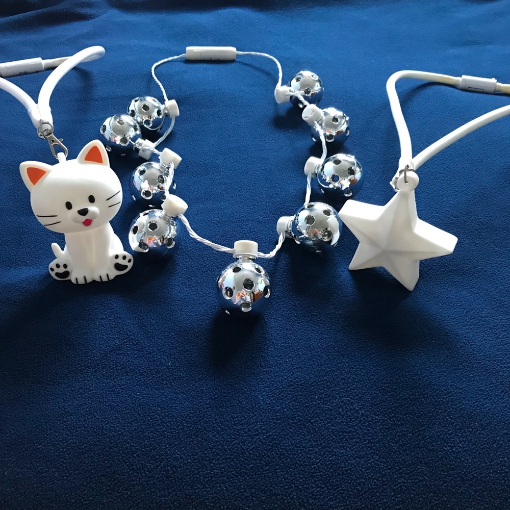 🥳*$10 FOR THREE* festival/concert necklace lights